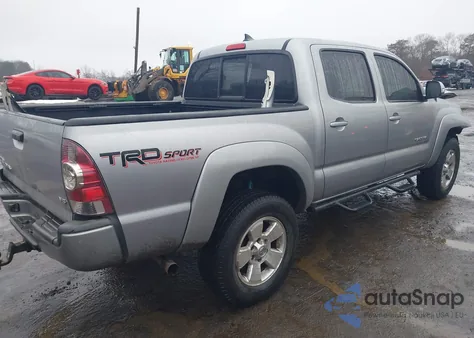 2014 Toyota Tacoma Base V6 z USA, uszkodzony, nr VIN 3TMLU4EN7EM136997